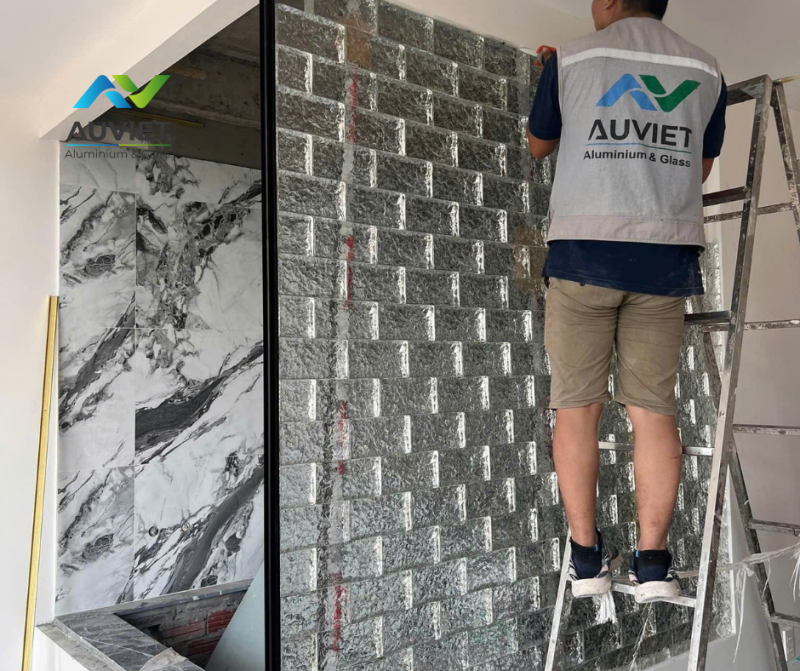Tường gạch kính đặc Âu Việt AVG