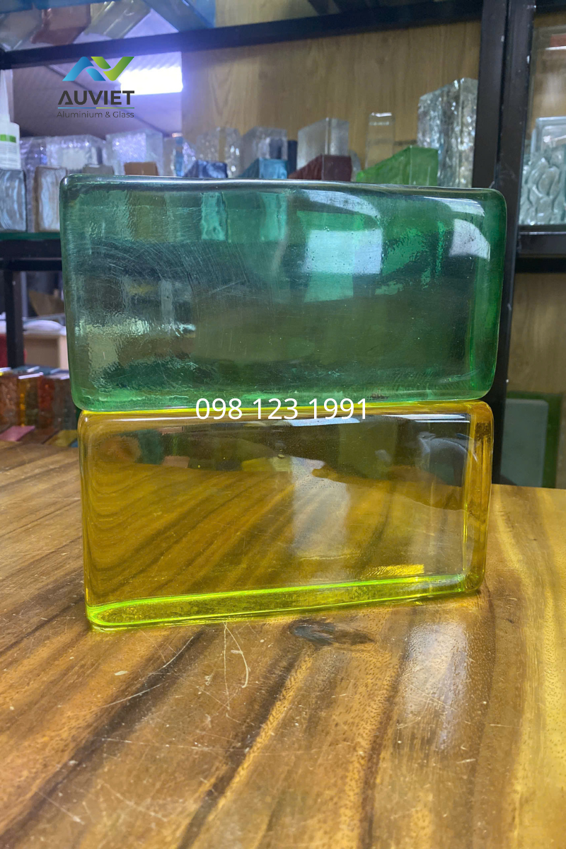 gạch kính đặc vàng xanh